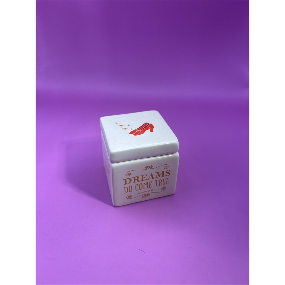 Hallmark Porcelain‎ Wizard Of Oz Trinket Box.  Mint